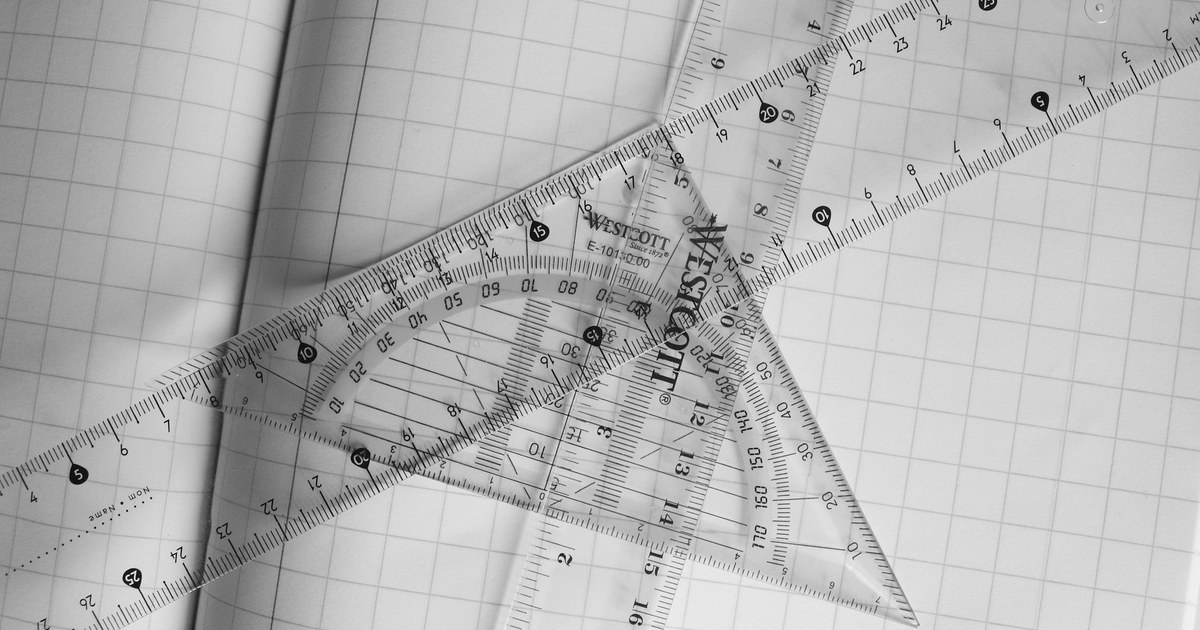 A wall calendar spanning several months with a section marked out, representing an audit observation period